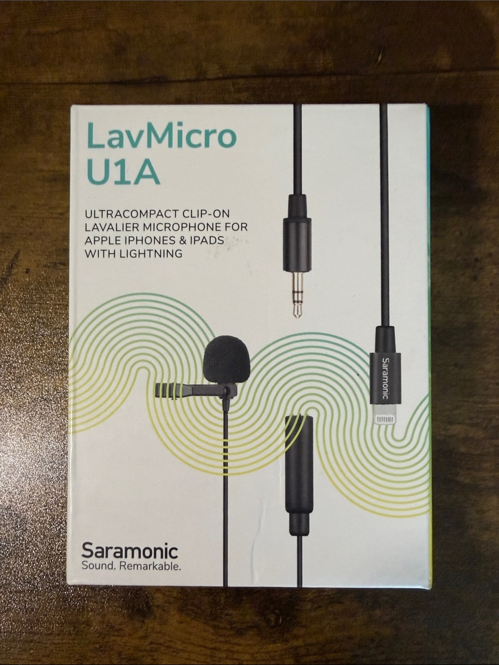 Microphone Clip-On -  For Apple IPhones & IPads by Saramonic